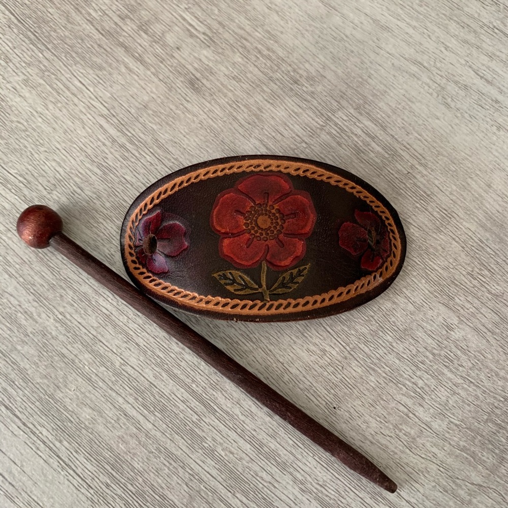 Vintage hair clip accessory